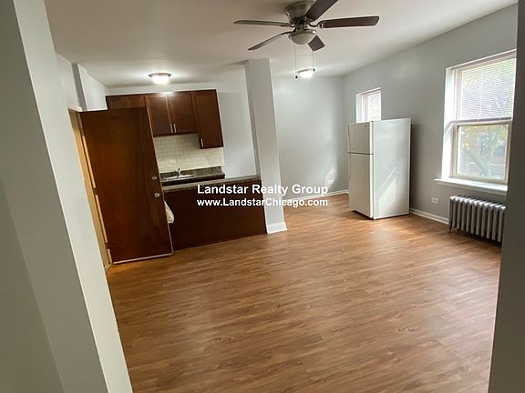 2nd image of 4756 N Maplewood Ave APT 207