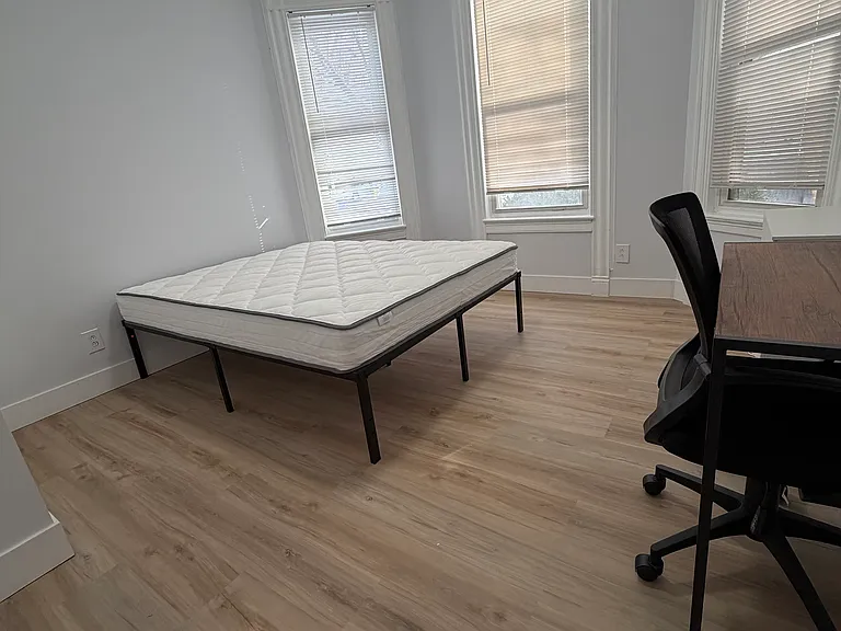 34 Seminary Ave #4 — Photo 6
