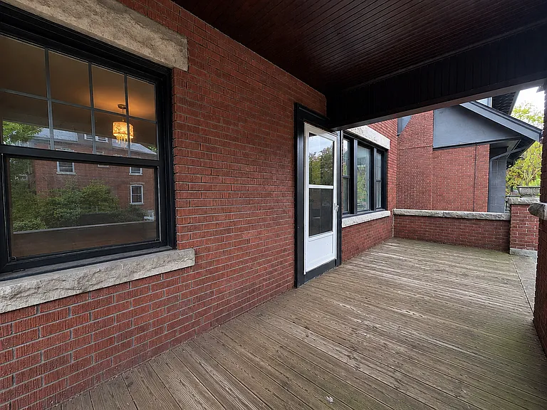 147 Holton Ave S #2 — Photo 9