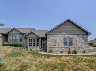 341 Kelvington Dr, Sun Prairie, WI 53590