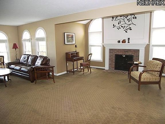 4th image of 6825 Silkwood Ln