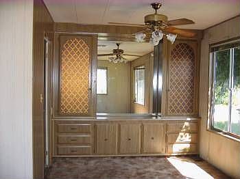 4th image of 236 Jamaica Cir