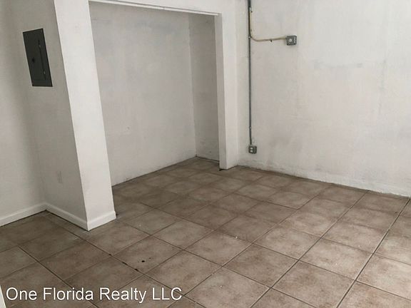 3rd image of 749 W 9th St Unit A-2
