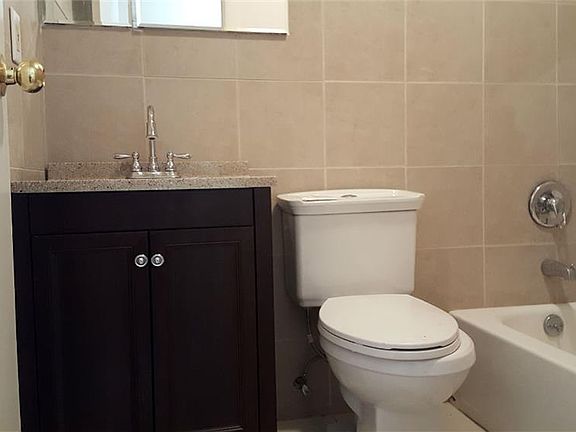 3rd image of 530 W 46th St APT 4