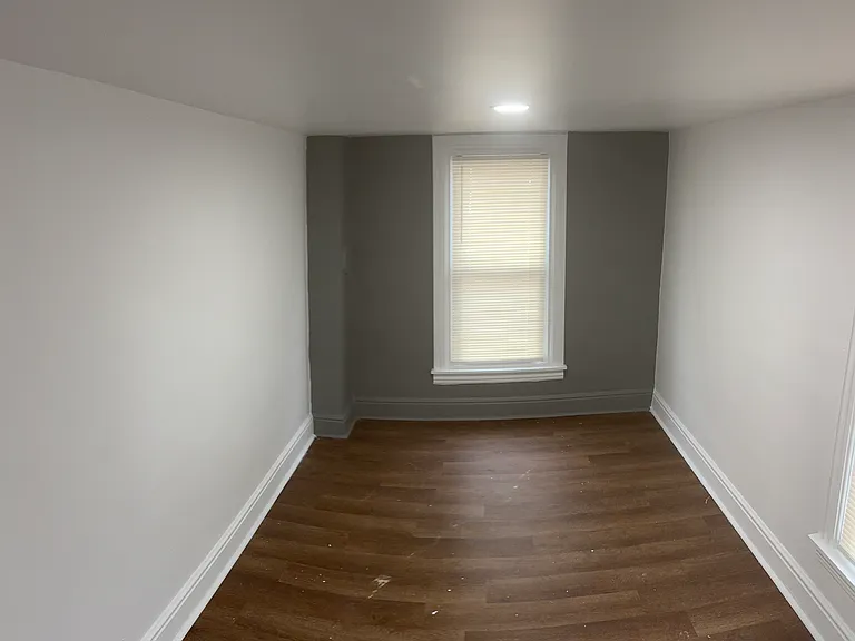 335 S 9th St — Photo 3