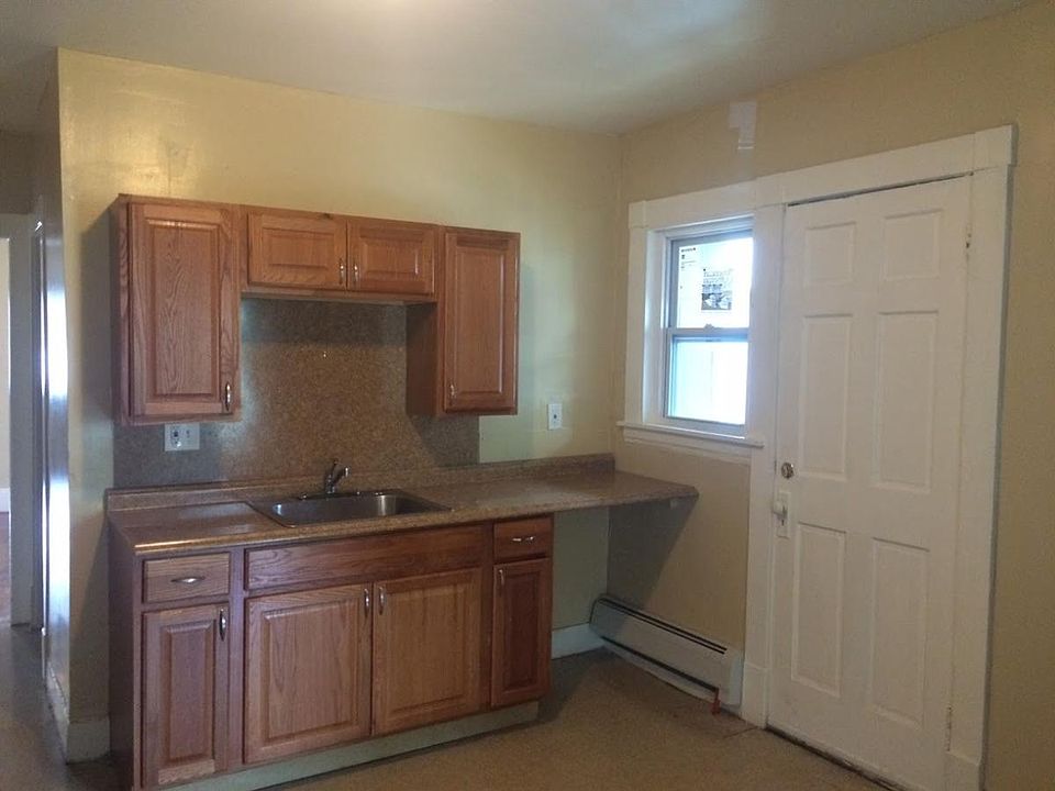 110 Wilmont St APT 2L, Springfield, MA 01108 | Zillow