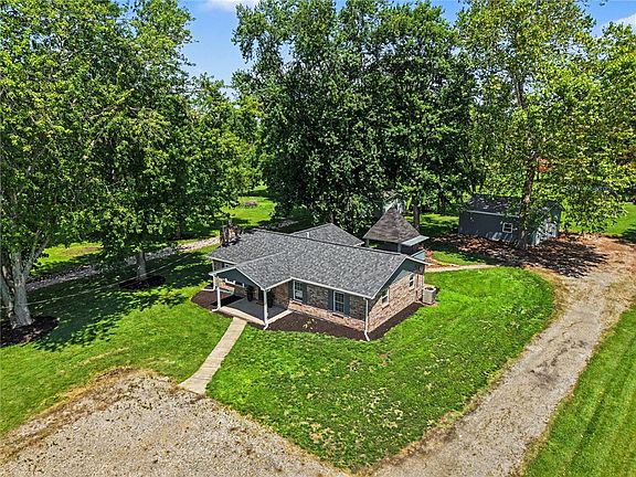 3rd image of 3730 Greentree Rd