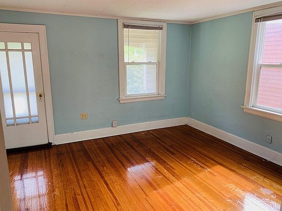 3rd image of 594 De Votie Ave #2