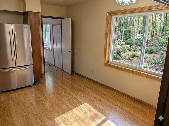 4th image of 1039 64th St