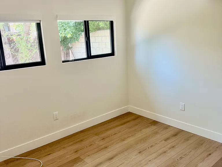 741 Valley View Ave — Photo 35