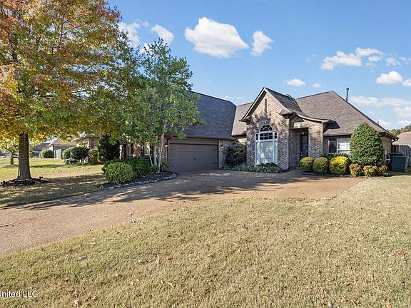 2nd image of 3310 Forest Bend Dr