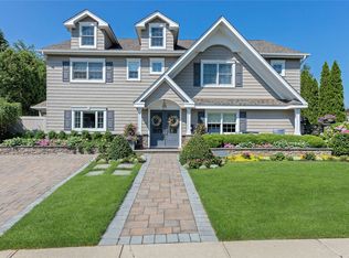 58 Beatrice Ln, Old Bethpage, NY 11804