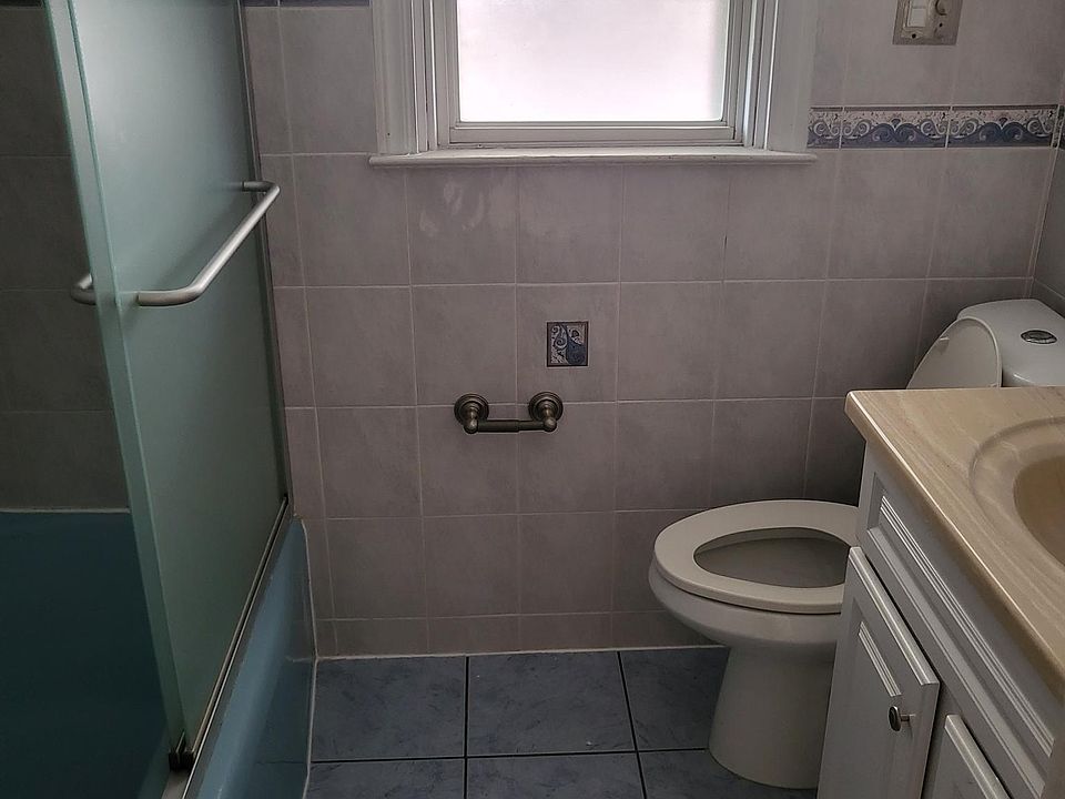 2nd image of 1213 Longshore Ave