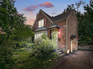 335 Lionel Rd, Riverside, IL 60546