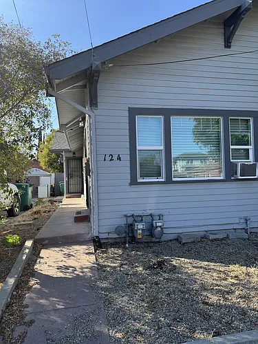 Floor plan 124 E Wyandotte Street