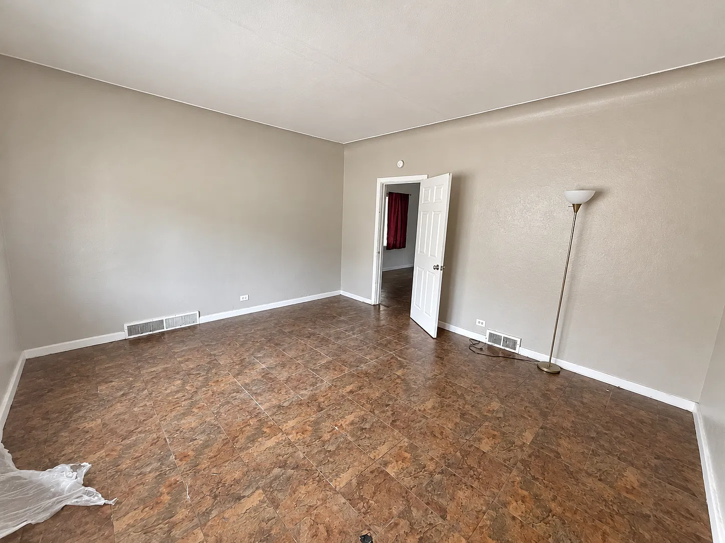 2 bed, 1380 sqft, $950 — Photo 4