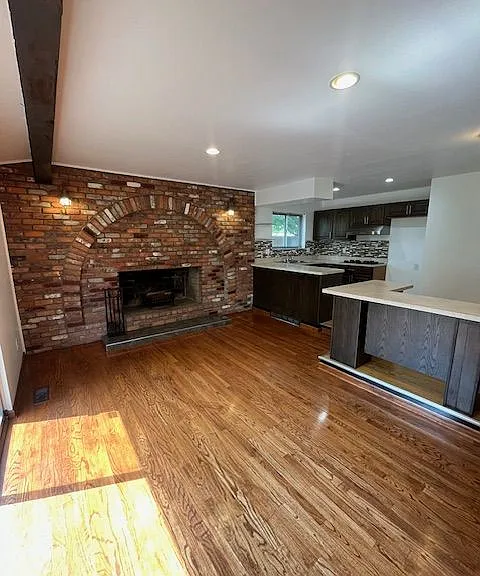 27030 Berkshire Dr — Photo 2