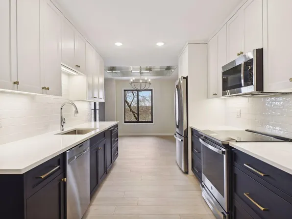 1235 Yale Pl APT 410, Minneapolis, MN 55403