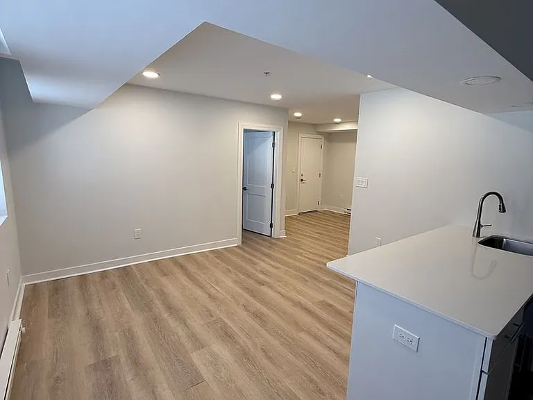 11 Queensberry St #2B — Photo 4