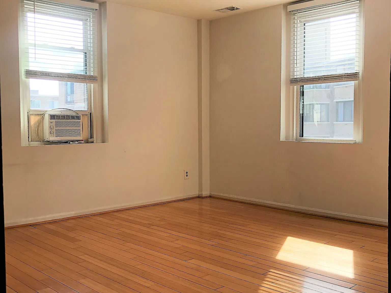 1 bed, 550 sqft, $2,150 — Photo 3