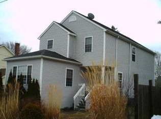 68 Ridgewood Ave, Waterford, CT 06385