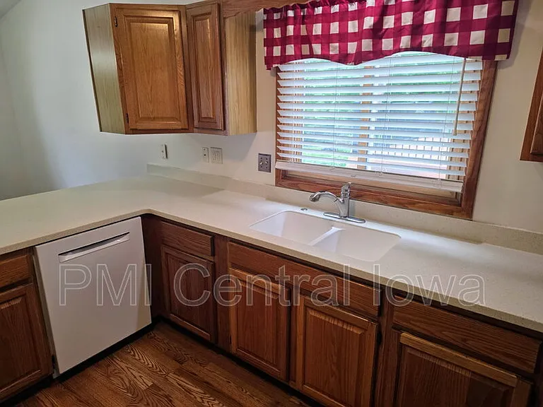 5310 Brookview Dr — Photo 6