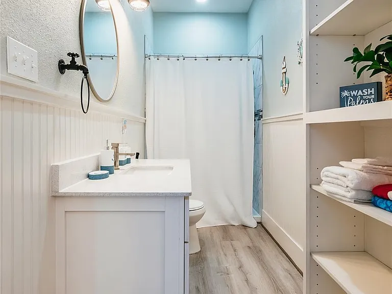 1208 Avenue K — Photo 10