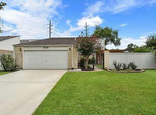 906 Enclave Pkwy, Houston, TX 77077