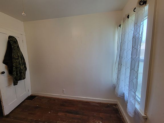 5th image of 13 Everett St