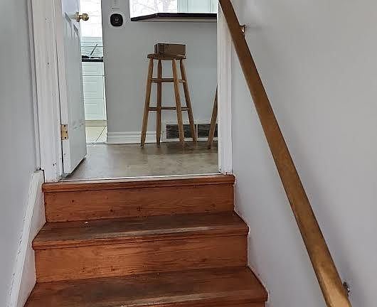 4th image of 560 Glen Forrest Blvd