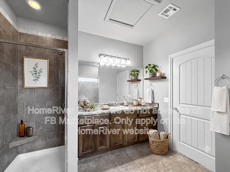 919 SW 92nd St — Photo 5