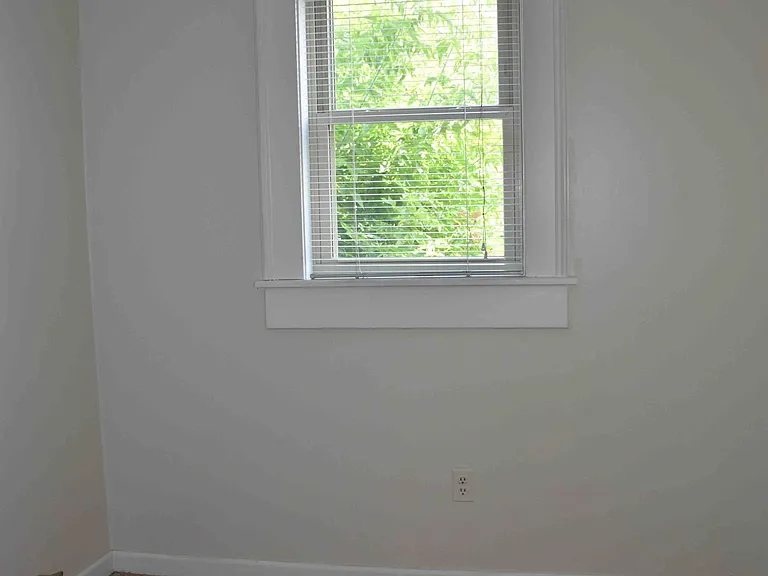 54 University Ave #4 — Photo 6
