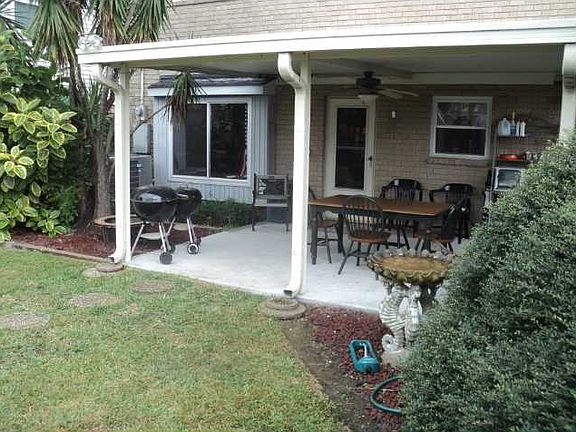 5th image of 820 E Lexington Ave
