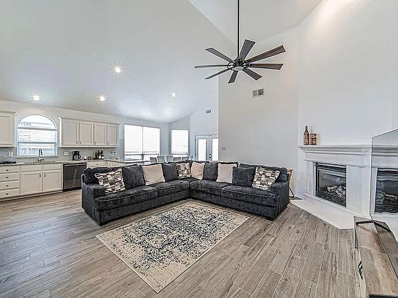4th image of 8681 Fernhill Dr