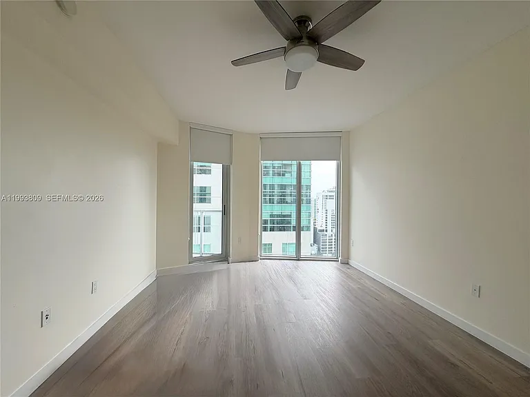 185 SW 7th St #2510 — Photo 5