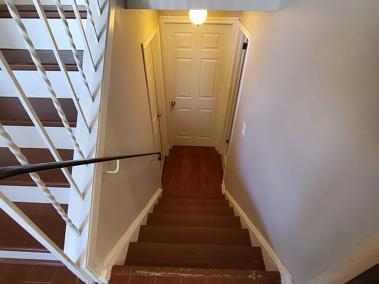 36 Cambridge Cres #MAIN — Photo 8