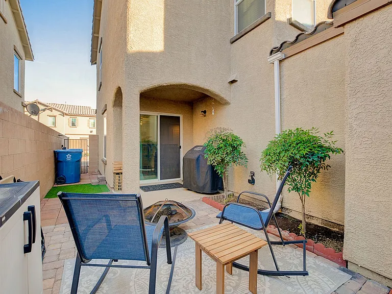1045 Spotted Saddle St — Photo 48