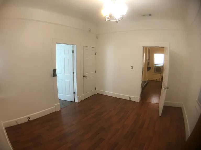 1015 Beamer St — Photo 8