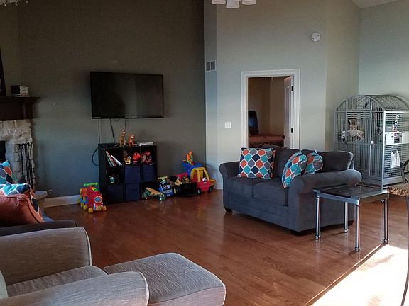 4th image of 1702 Bridle Ct