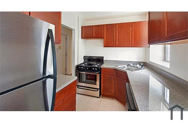 Building Photo - 201 Hamilton Ave #3A