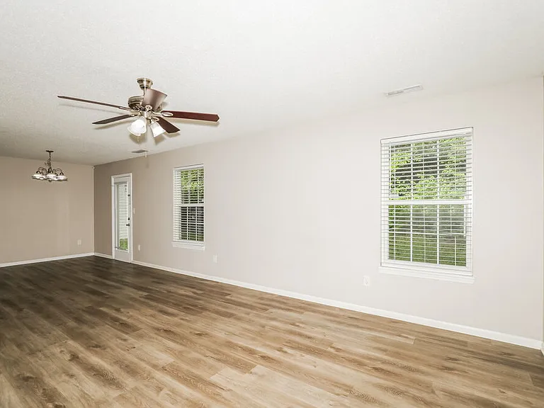 4349 Village Trace Ct — Photo 7