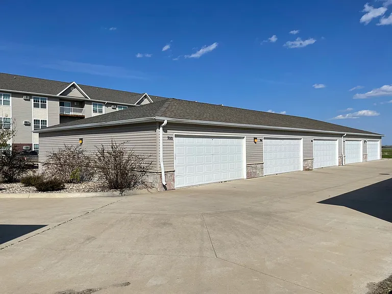 Willow Brooke Lodge Apartments — Photo 25