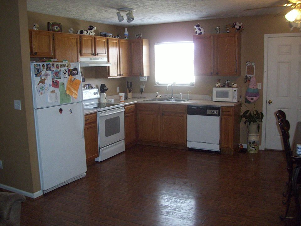 2nd image of 701 Ross Dr