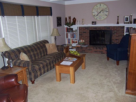 5th image of 45885 Denise Dr