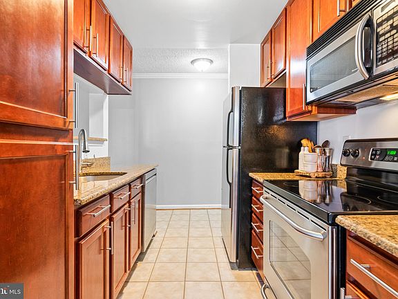 3rd image of 15542 Horseshoe Ln