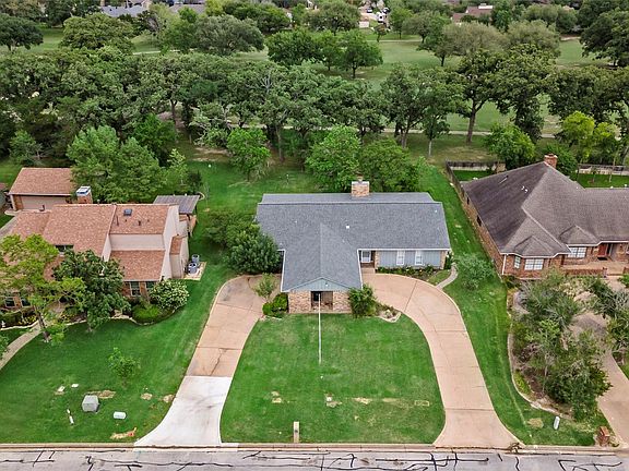 2nd image of 2411 E Briargate Dr