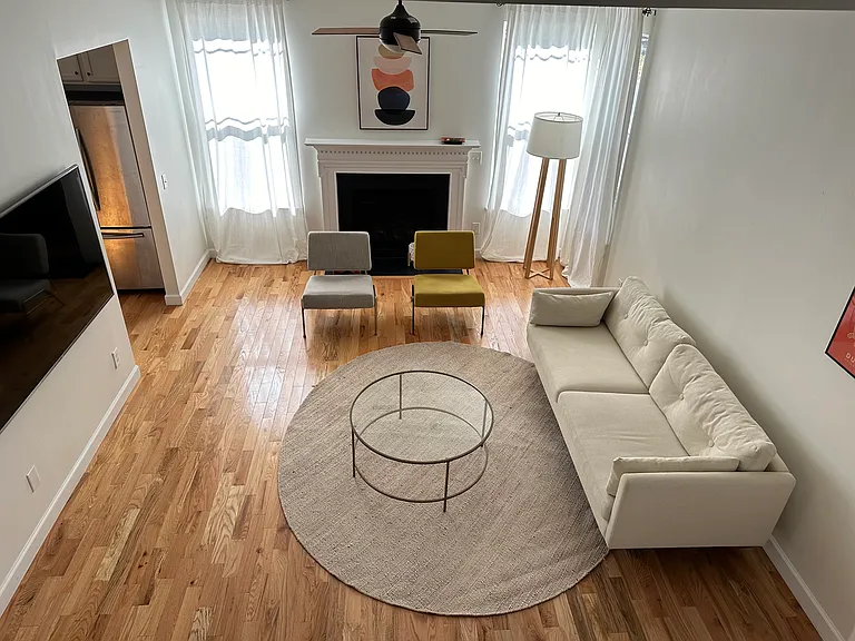 1820 Pear Tree Ln — Photo 9