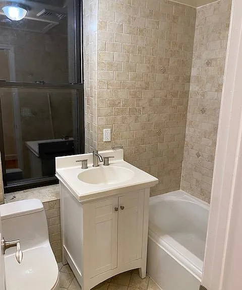 12311 Rockaway Beach Blvd #1A — Photo 3