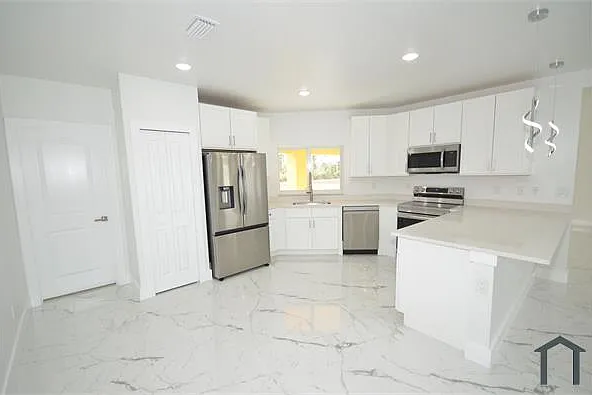 1132 Edelweiss St E — Photo 35
