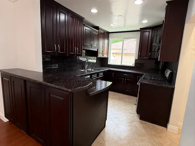 17346 Martha St — Photo 19